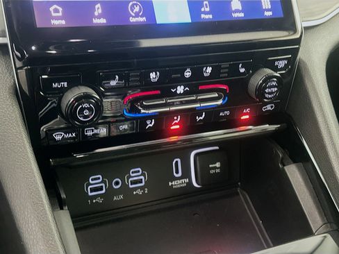 Used 2022 Jeep Grand Cherokee Limited 4xe w/ Luxury Tech Group II image 24