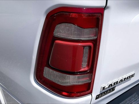 Used 2020 RAM 1500 Laramie AWD/4WD image 28