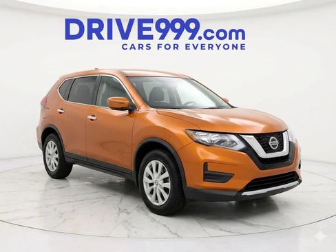 Used 2017 Nissan Rogue S image 1