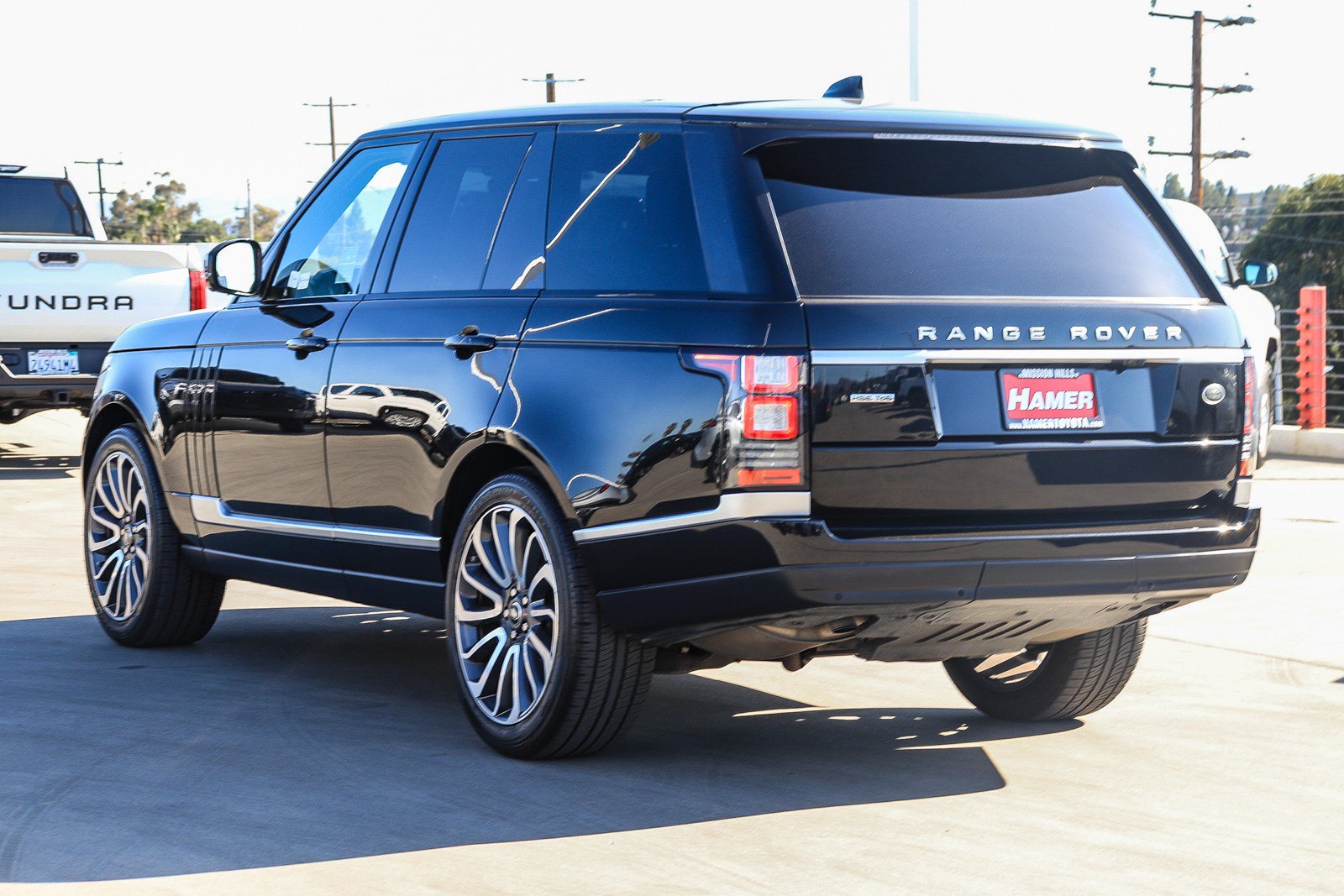 Used 2017 Land Rover Range Rover HSE AWD/4WD image 5