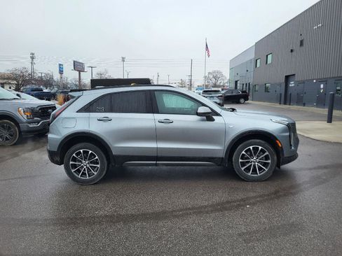 Used 2024 Cadillac XT4 Sport image 2