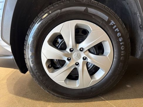 Used 2021 Toyota RAV4 LE image 37