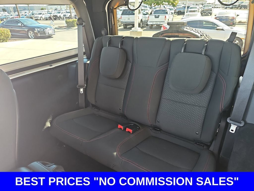 Used 2021 Jeep Wrangler Rubicon AWD/4WD image 13