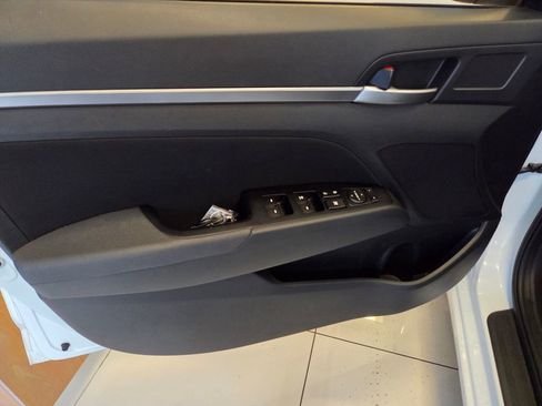 Used 2020 Hyundai Elantra SEL w/ Cargo Package (C1) FWD image 12