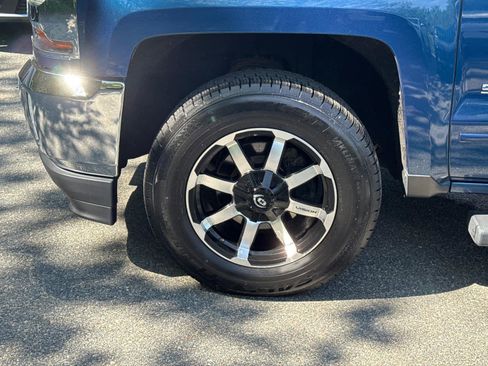 Used 2018 Chevrolet Silverado 1500 LT w/ All Star Edition AWD/4WD image 11