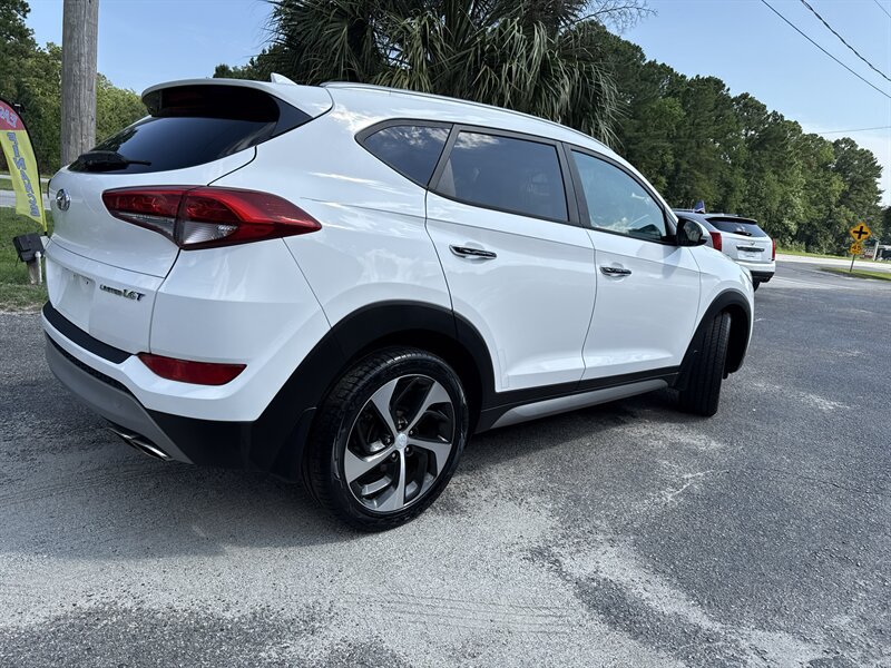 Used 2017 Hyundai Tucson Limited FWD image 4