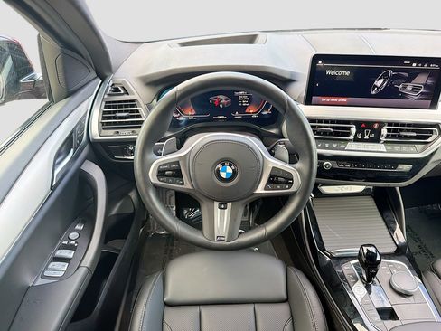 Certified 2025 BMW X4 xDrive30i w/ Premium Package image 18