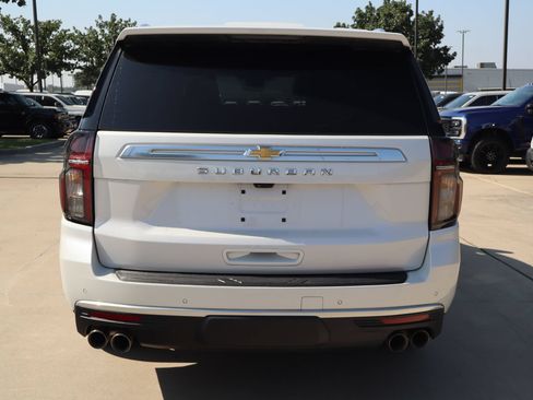 Used 2023 Chevrolet Suburban High Country AWD/4WD image 4