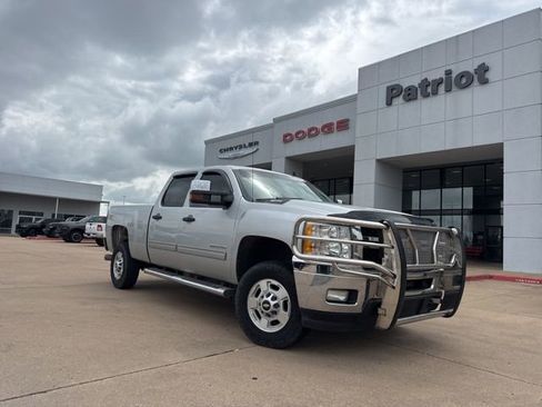 Used 2013 Chevrolet Silverado 2500 LT w/ Interior Plus Package AWD/4WD image 4