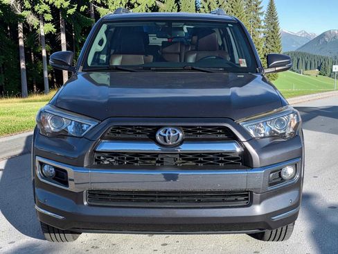 Used 2016 Toyota 4Runner Limited AWD/4WD image 9