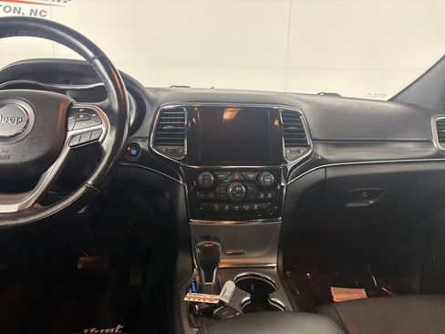 Used 2021 Jeep Grand Cherokee Limited AWD/4WD image 25