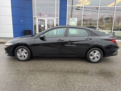 Used 2025 Hyundai Elantra SE image 8