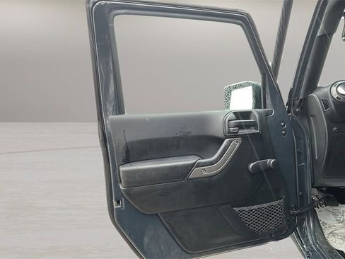 Used 2017 Jeep Wrangler Unlimited Sport image 17