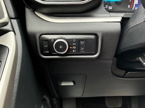 Used 2023 Ford Explorer XLT w/ Equipment Group 202A image 32