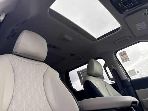 New 2026 Kia Carnival SX w/ SX Dark Edition Package image 19