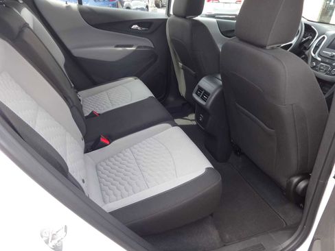 Used 2020 Chevrolet Equinox LS image 9