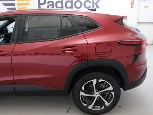 Used 2024 Chevrolet Trax RS image 6