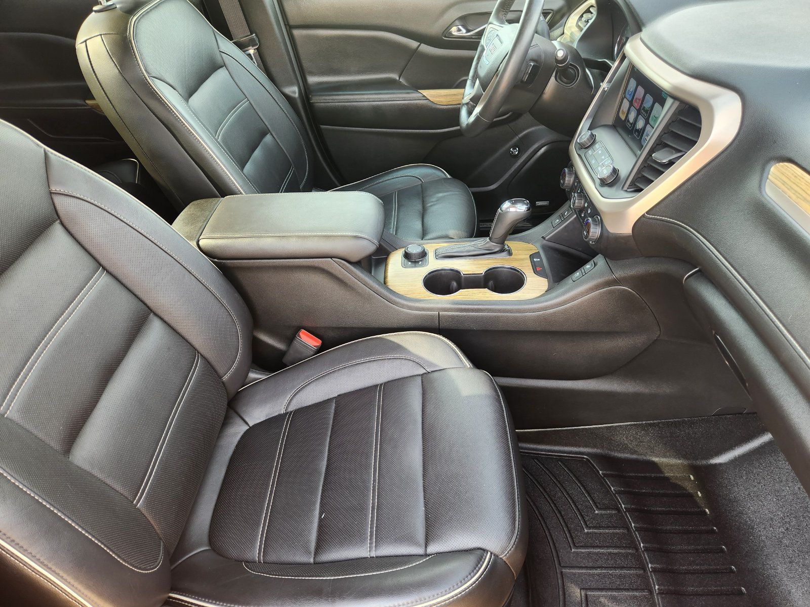 Used 2017 GMC Acadia Denali w/ Technology Package AWD/4WD image 17