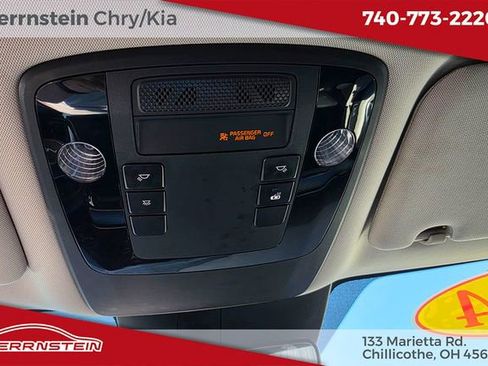 Used 2024 Kia Carnival LX FWD image 20