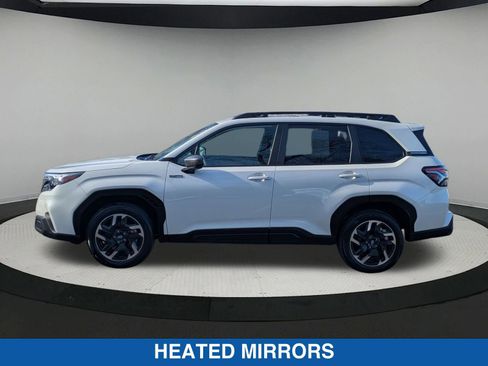Used 2025 Subaru Forester Premium image 7