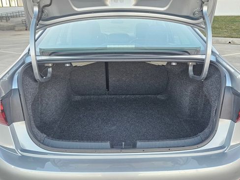 Used 2024 Volkswagen Jetta SE image 6