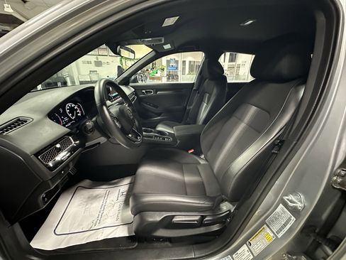 Used 2023 Honda Civic Sport image 8