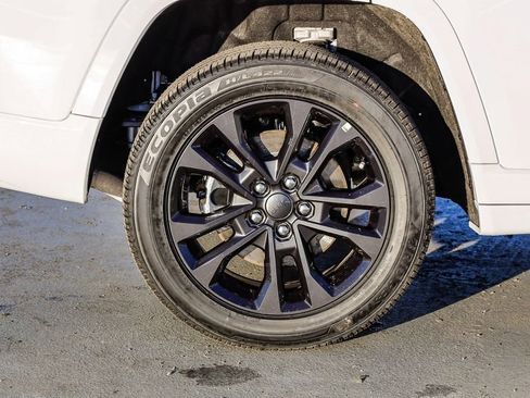 New 2026 Jeep Grand Cherokee L Limited image 12