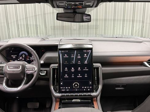 Used 2026 GMC Yukon Denali w/ Sun & Power Step Package AWD/4WD image 34