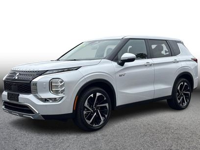 Used 2025 Mitsubishi Outlander SE