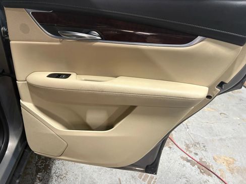 Used 2017 Cadillac XT5 Luxury w/ Driver Awareness Package image 12