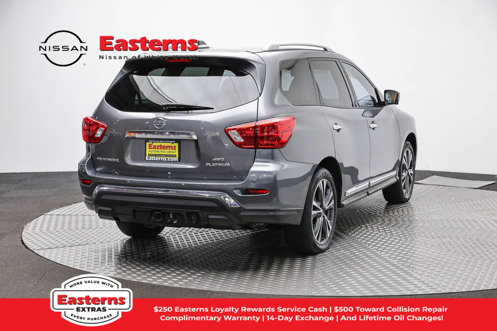 Used 2020 Nissan Pathfinder Platinum AWD/4WD image 5