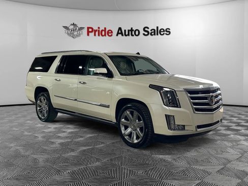 Used 2015 Cadillac Escalade ESV Premium image 3
