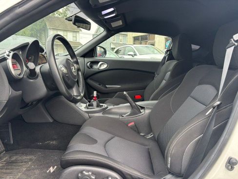 Used 2012 Nissan 370Z Touring w/ Sport Pkg image 11