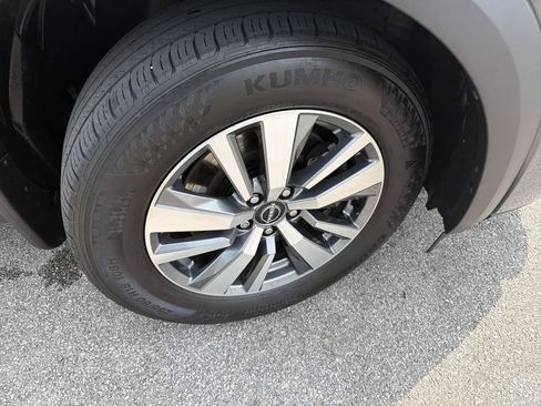 Certified 2023 Nissan Pathfinder SL w/ Black Appearance Package AWD/4WD image 19