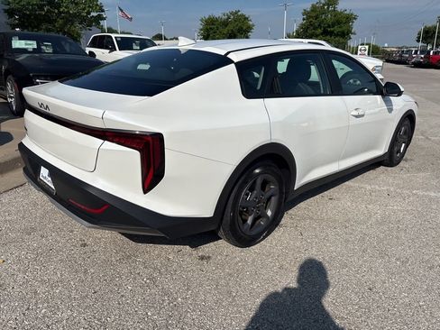 Used 2025 Kia K4 FWD image 26