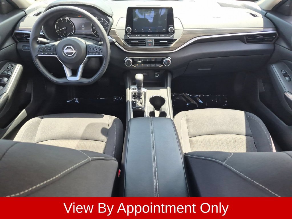 Used 2025 Nissan Altima 2.5 SV FWD image 23
