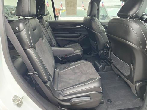 Certified 2024 Jeep Grand Cherokee L Altitude image 9