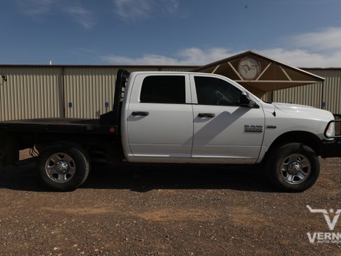 Used 2015 RAM 2500 Tradesman w/ Chrome Appearance Group image 5