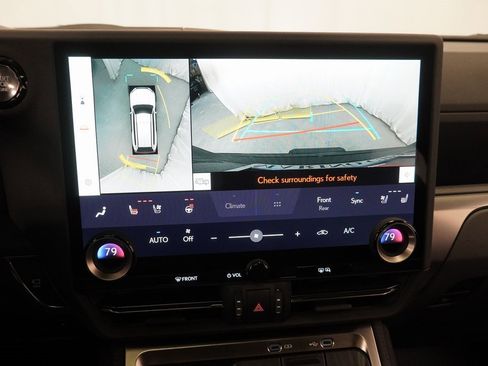 Used 2025 Lexus GX 550 w/ Accessory Package (2T) image 32