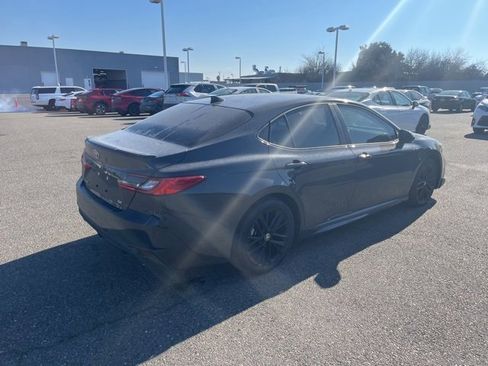 Used 2025 Toyota Camry SE image 5