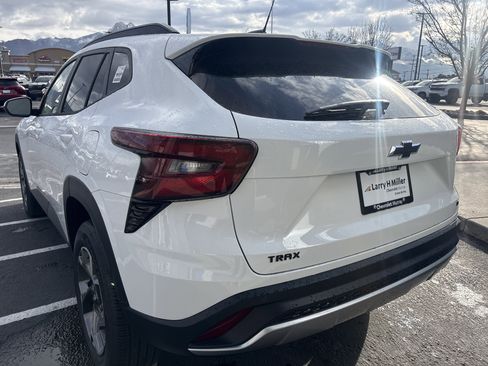 New 2026 Chevrolet Trax LT w/ Driver Confidence Package image 3