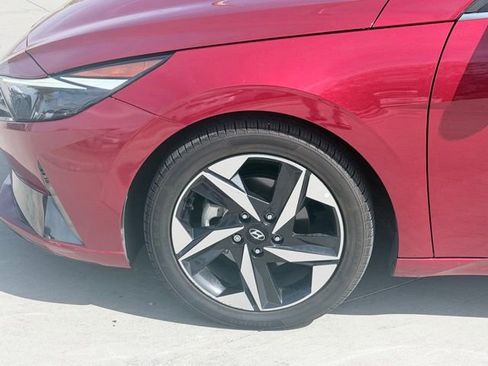 Used 2023 Hyundai Elantra Limited image 33