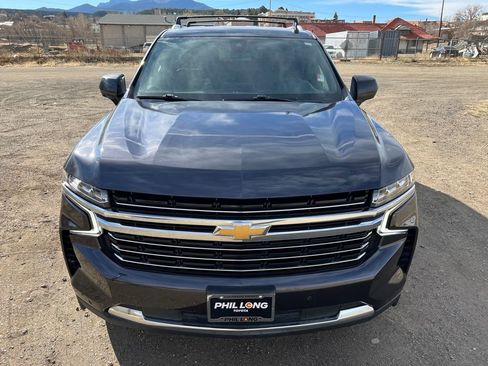 Used 2022 Chevrolet Suburban LT image 2