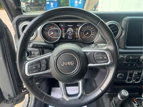 Used 2022 Jeep Wrangler Unlimited Sahara AWD/4WD image 23