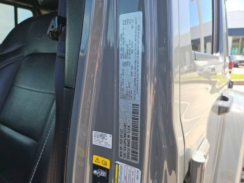 Used 2022 Jeep Wrangler Unlimited Sahara w/ Cold Weather Group AWD/4WD image 29