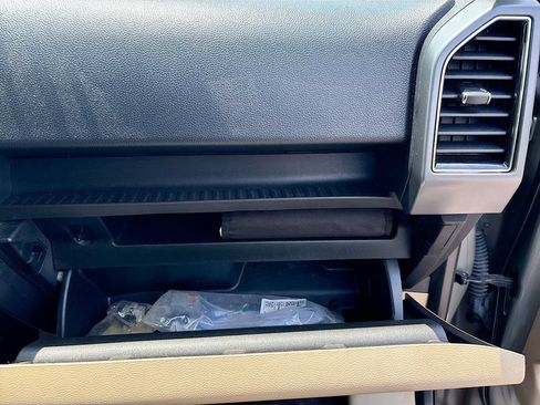 Used 2019 Ford F150 XLT w/ Equipment Group 302A Luxury AWD/4WD image 26