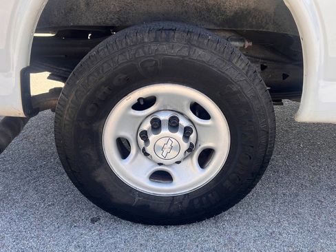 Used 2019 Chevrolet Express 2500 image 13