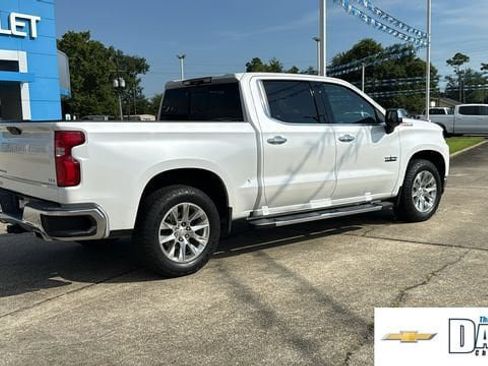 Used 2021 Chevrolet Silverado 1500 LTZ w/ LTZ Premium Package AWD/4WD image 32