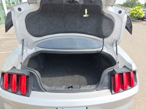 Used 2016 Ford Mustang Coupe RWD image 8