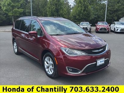 Used 2017 Chrysler Pacifica Touring-L w/ Tire & Wheel Group